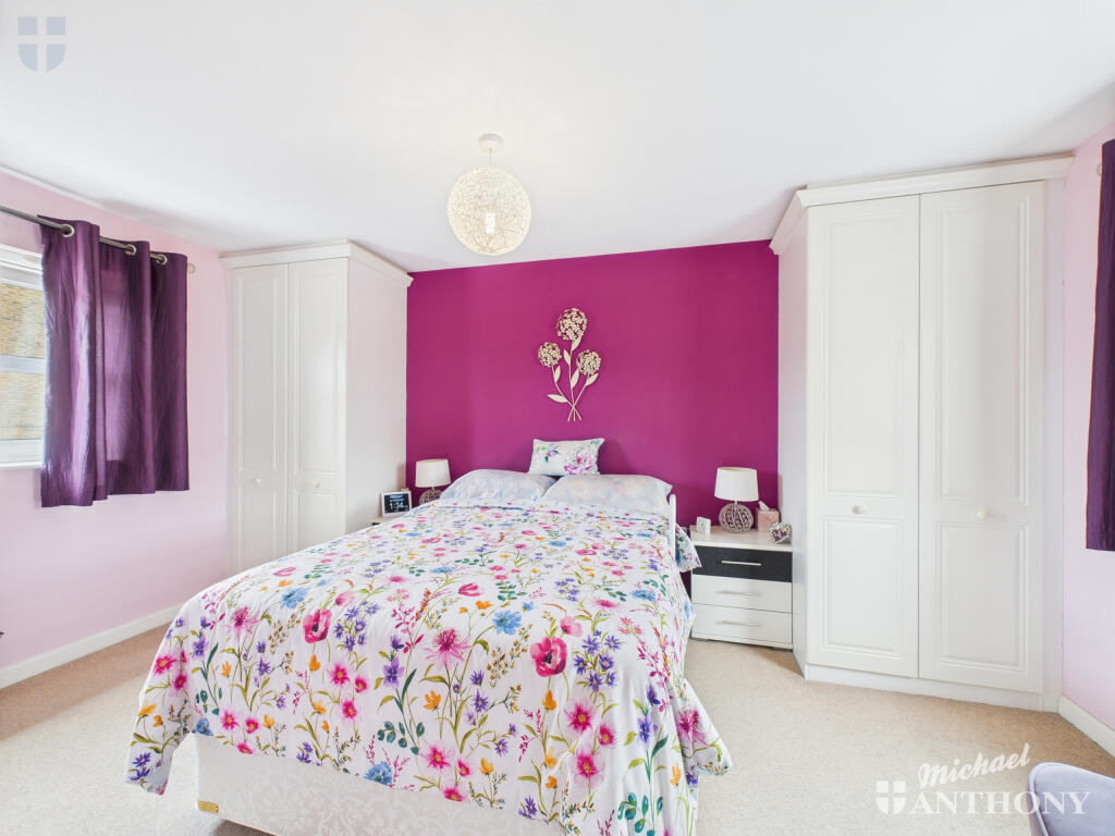 CAM03218G0-PR0695-STILL013