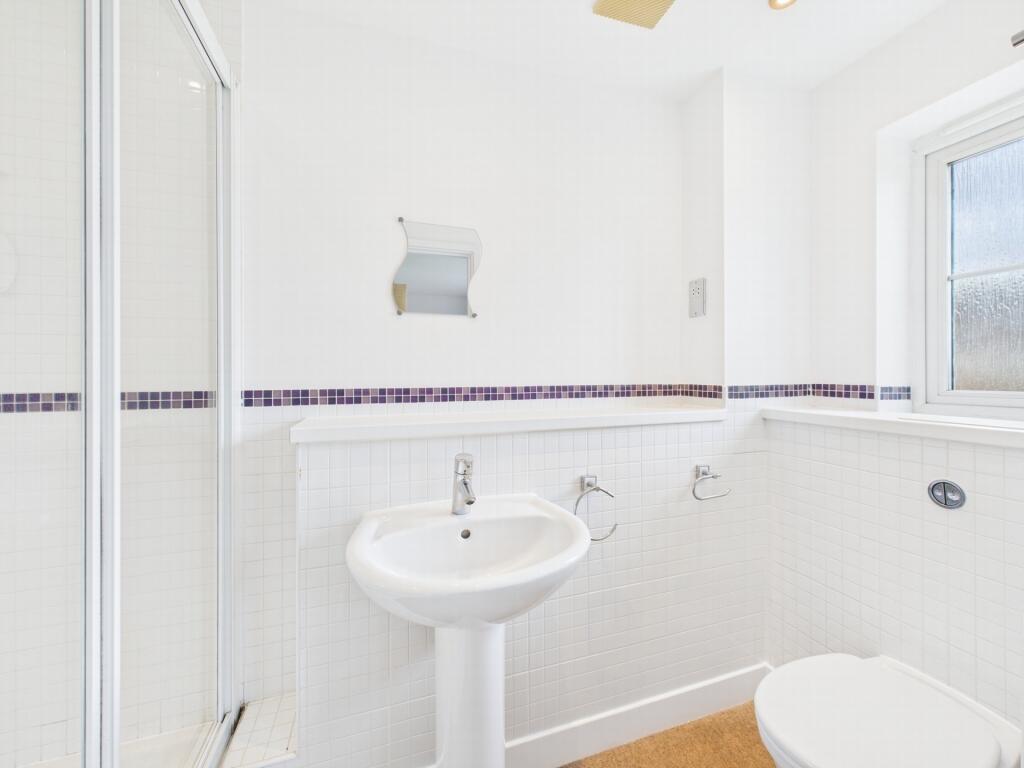 En Suite Shower Rm