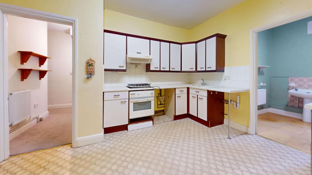 Flat A, 32 Ethelbert Road, Raynes Park, London, SW20 8QE