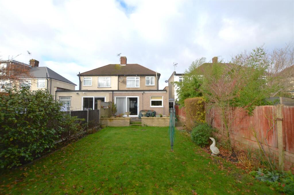 9 Villiers Avenue rear view.JPG