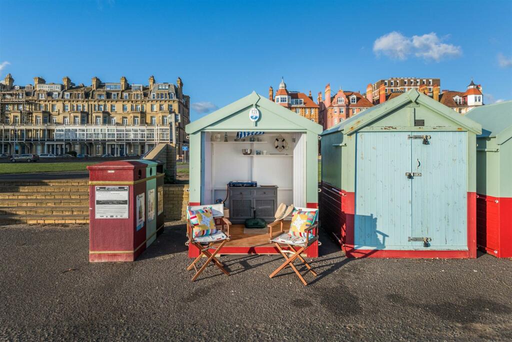 Beach Hut 121-4.jpg