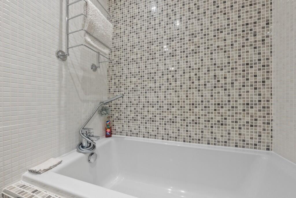 En-suite bedroom 1