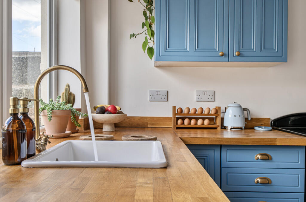 1357180-8-68d5533...