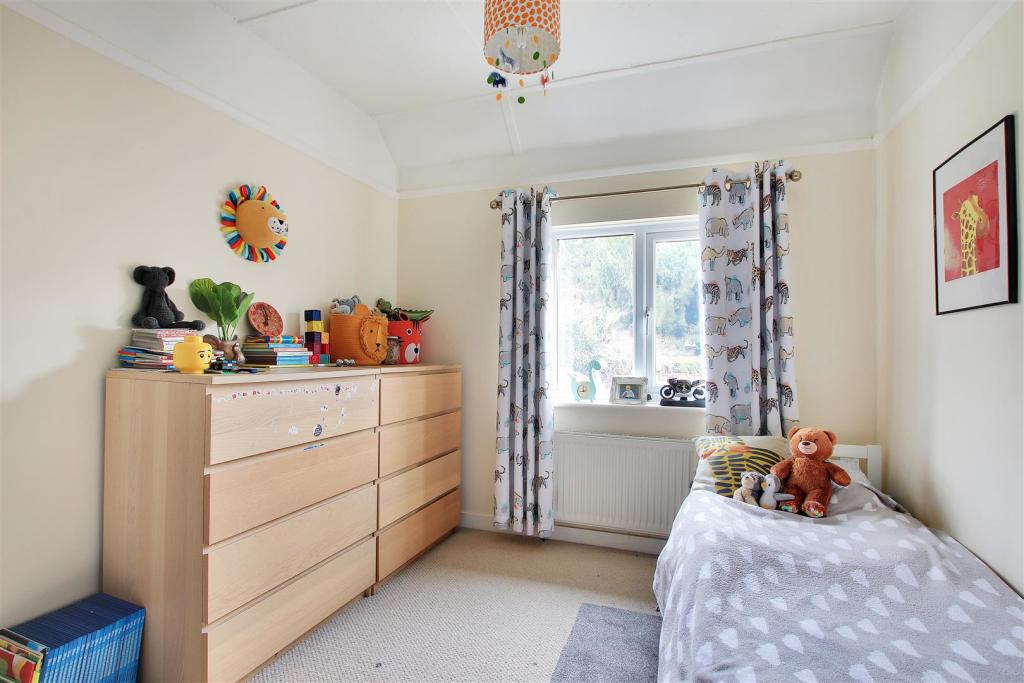 Bedroom 4.jpg