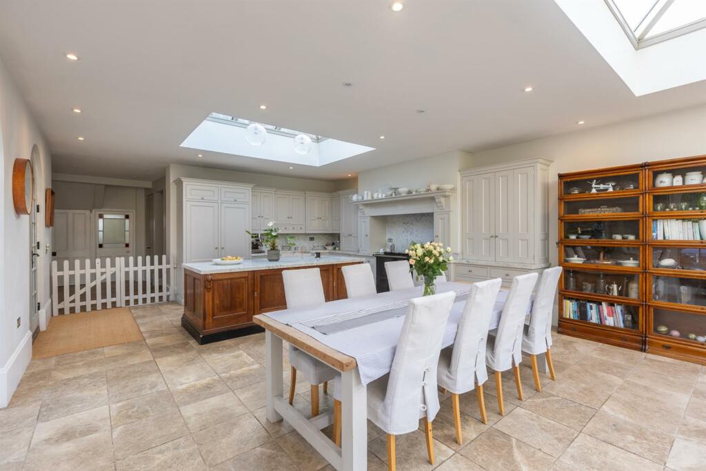 Carlbury House Kitchen Dining Room-3.jpg