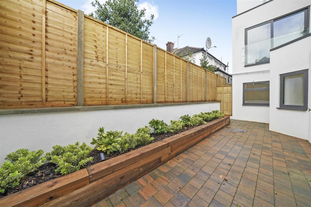 Flat 2 348 Dollis Hill Lane - Oqp9idKCRWBVkyVotddg