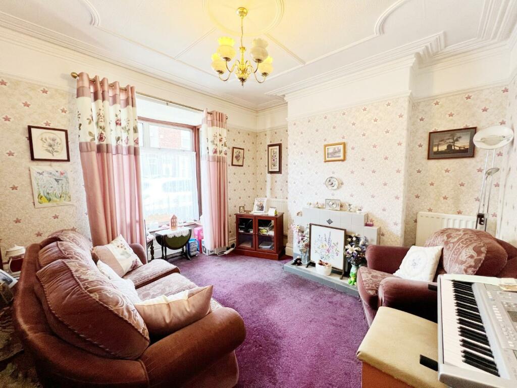 Lounge pic 1.jpg