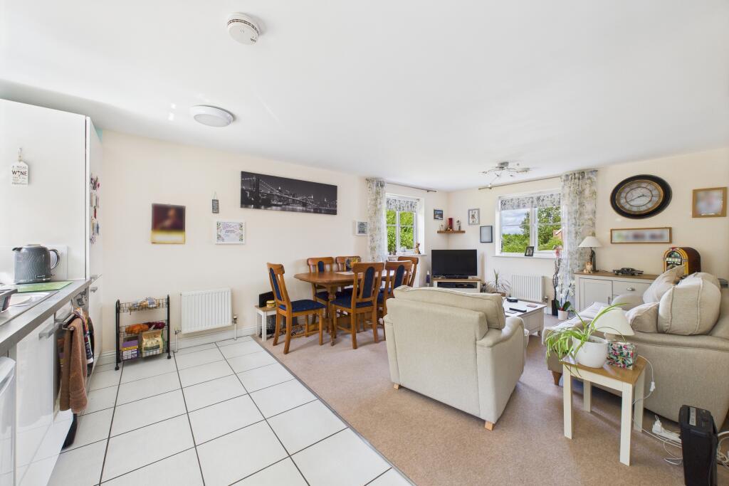 CAM05454G0-PR0020-STILL001