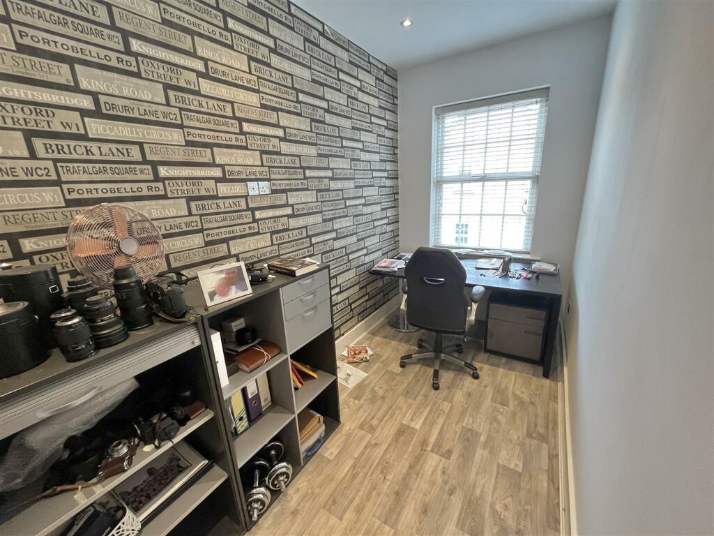 Bedroom 4.jpg