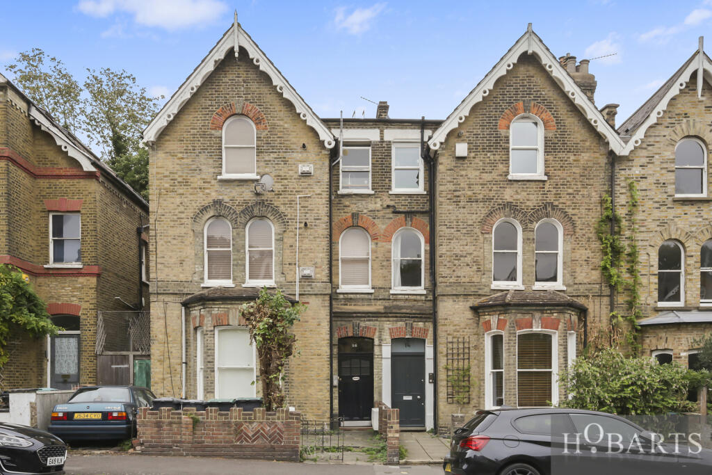 Spacious Studio with Private Garden Backing onto 