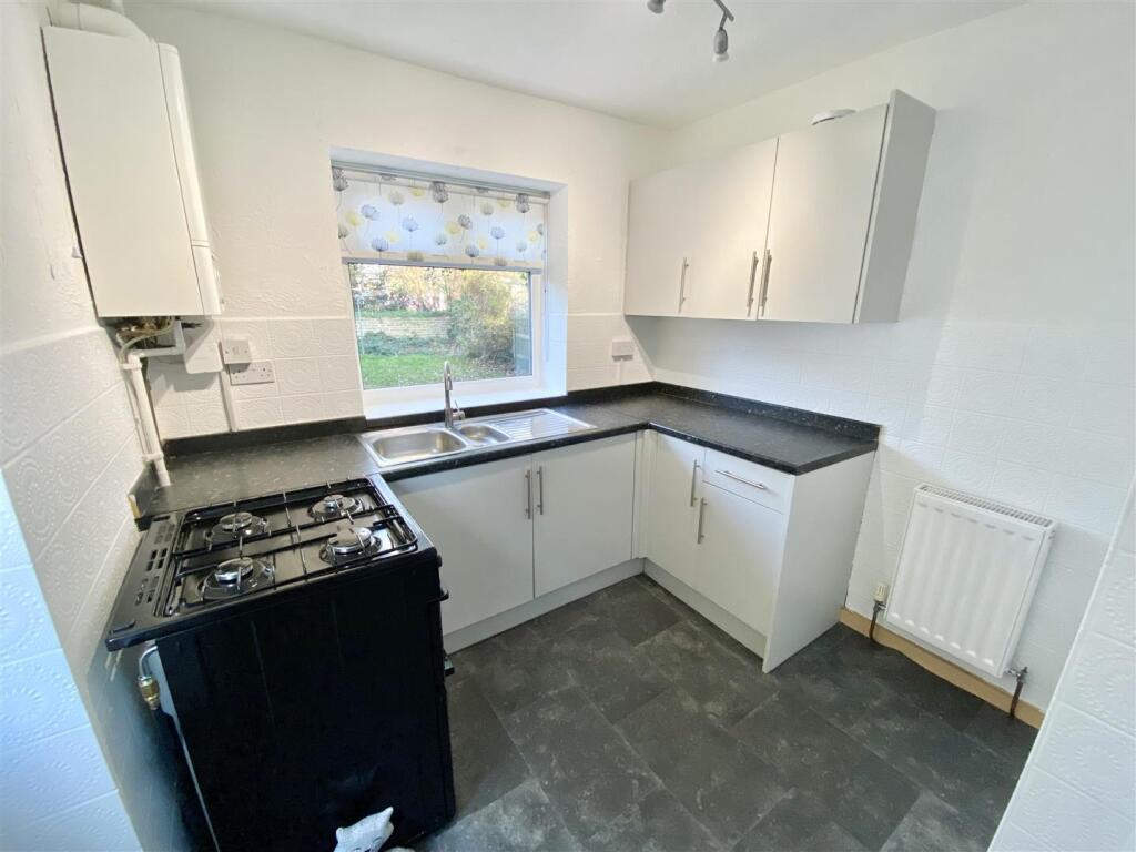 Bramleys Estate Agents - Knowl Road - Mirfield (26