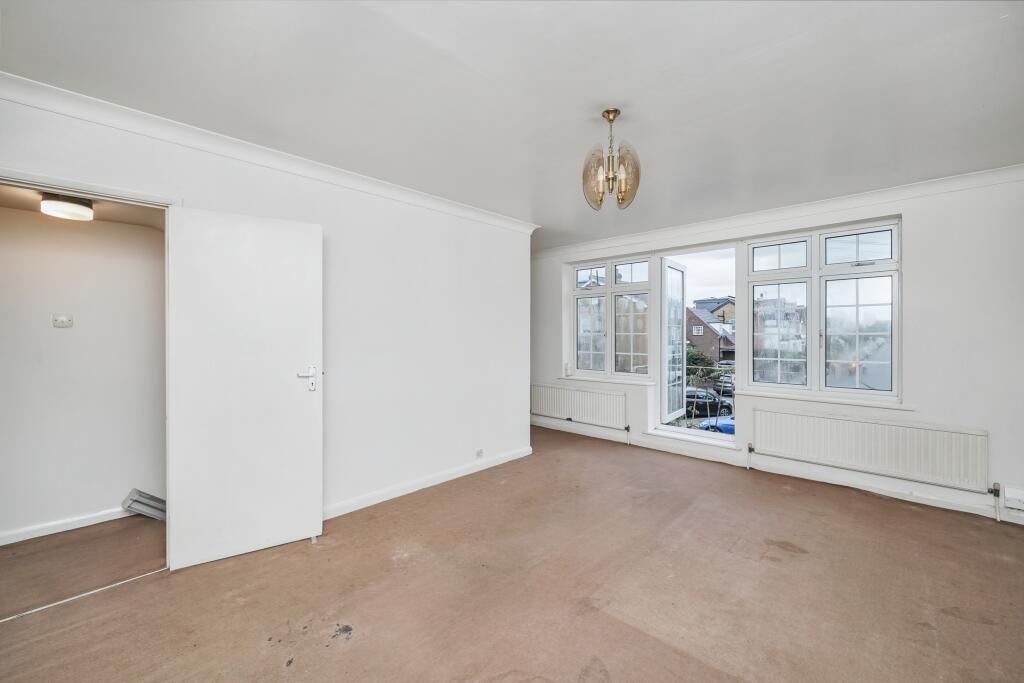 4 Sunmead Road, Sunbury-on-Thames, Surrey, TW16 6PE