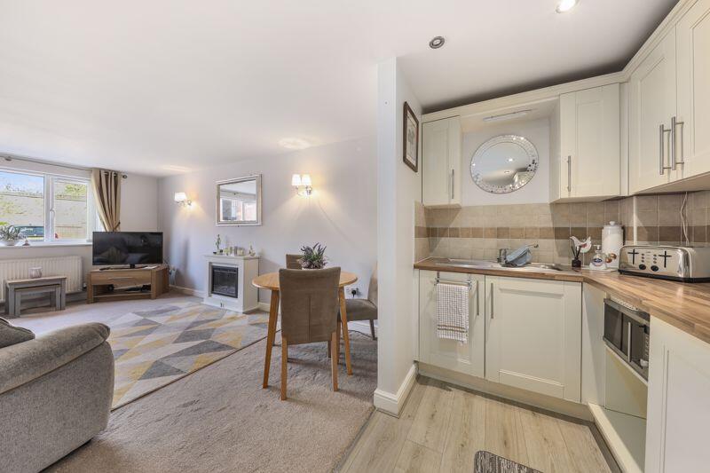 Kitchen &amp; Living Area