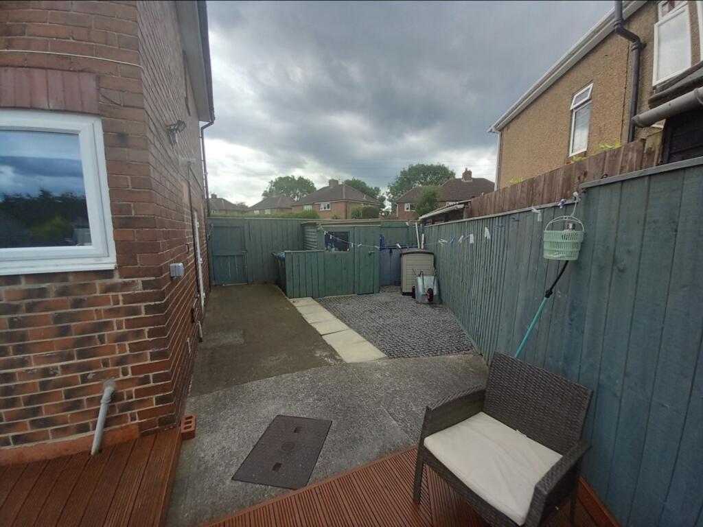 SIDE GARDEN