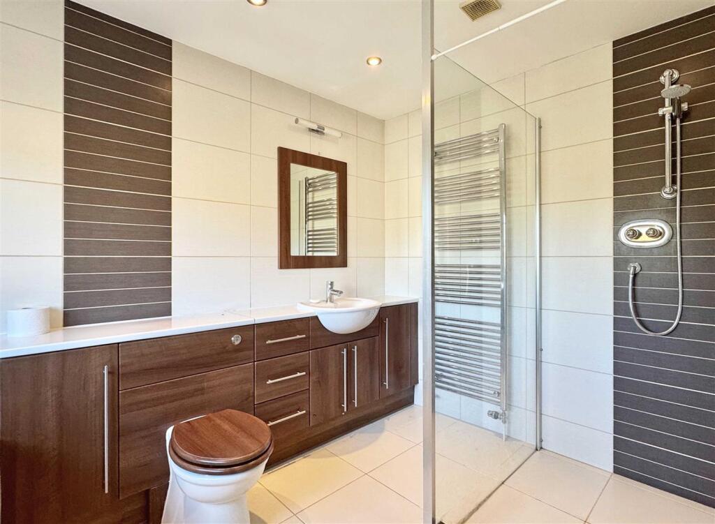 En-Suite b.jpg