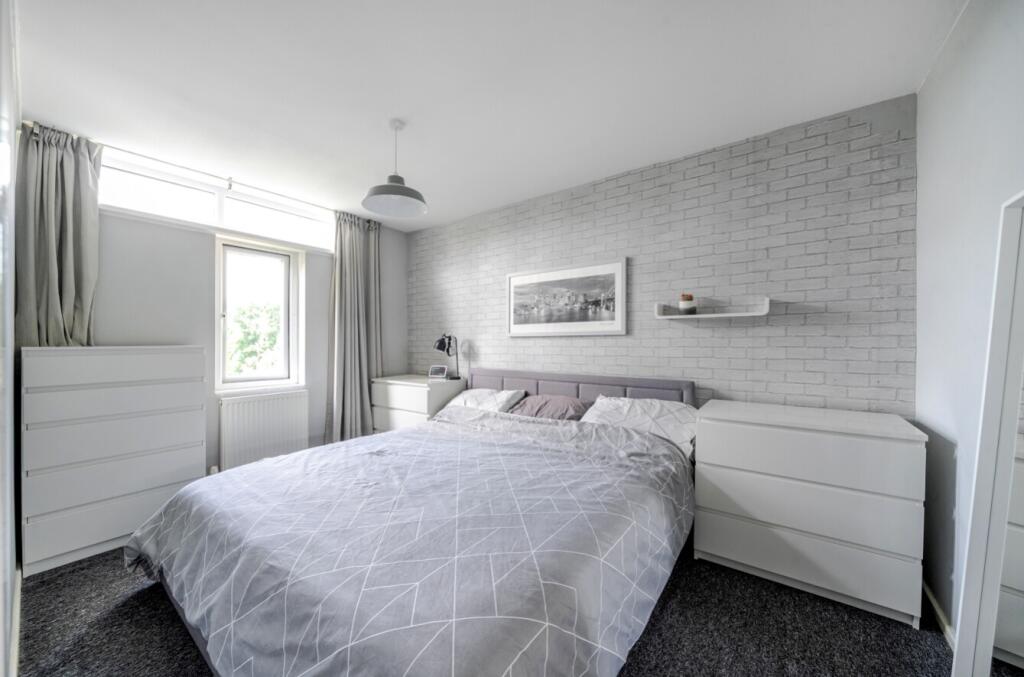 EweMove Harrogate - Bedroom 1a