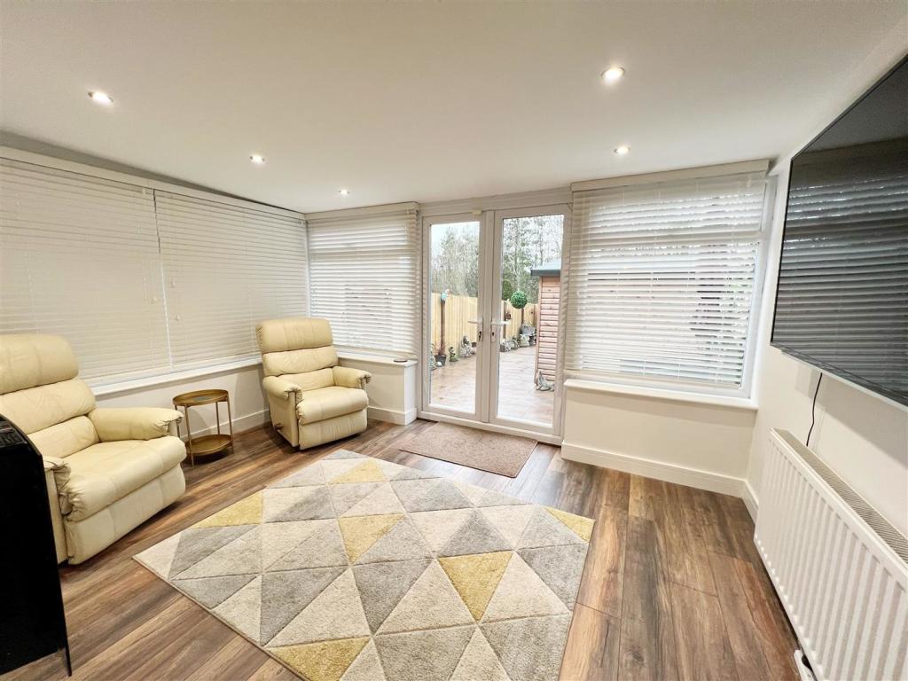 Garden Room pic 1.jpg