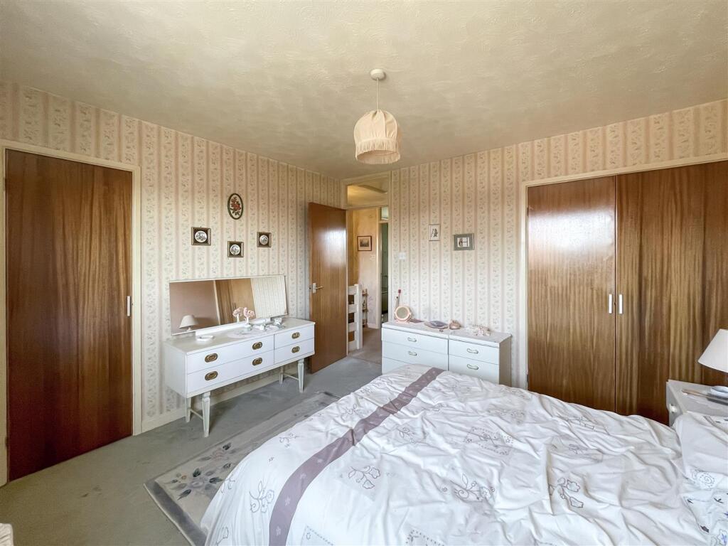 bed 1b.JPG