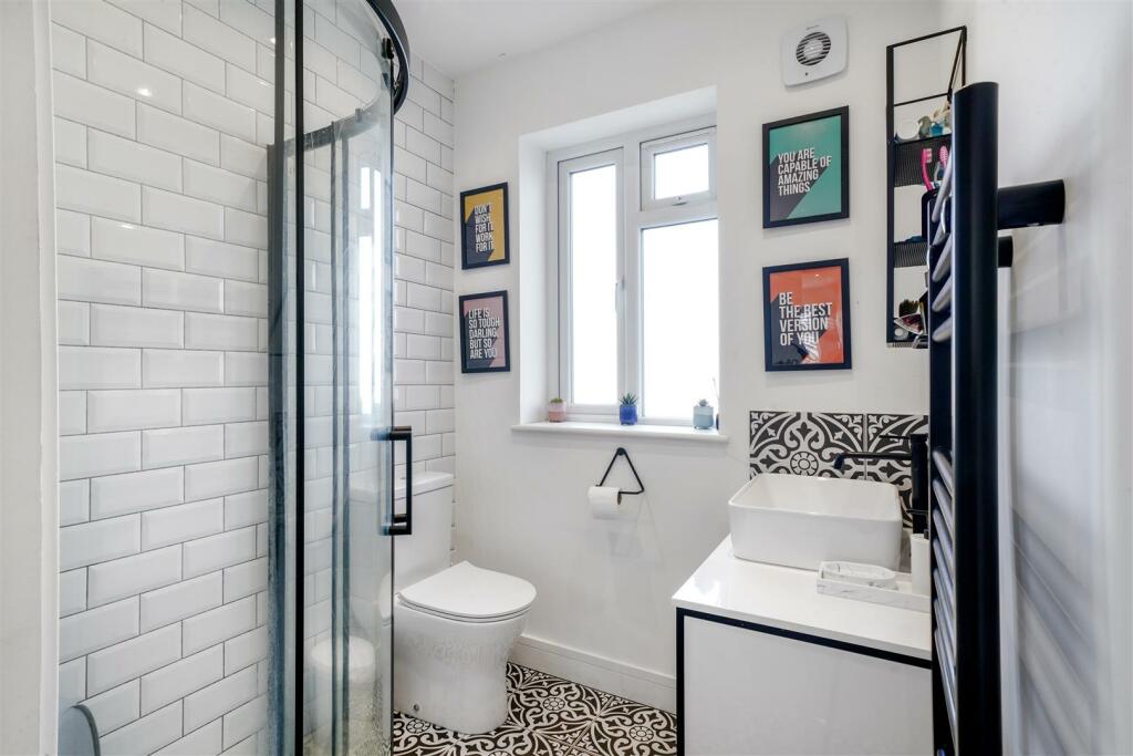 Shower Room.jpg