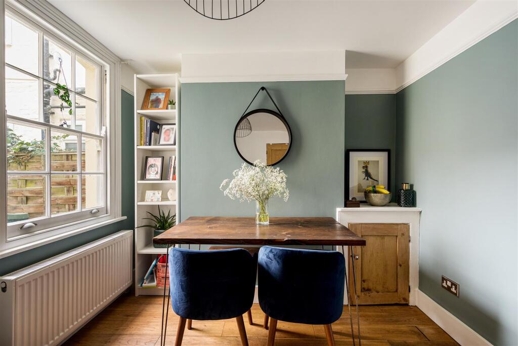 116 Forest Rise, E17