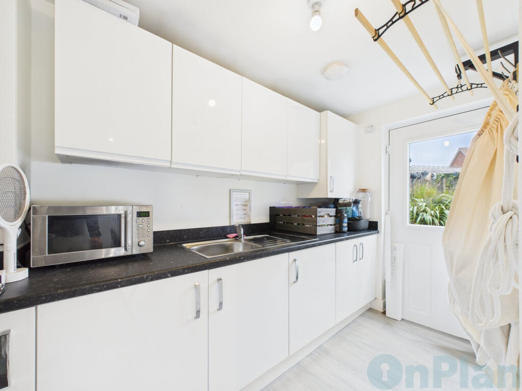 16 Wayne Gardens, Oxley Utility room