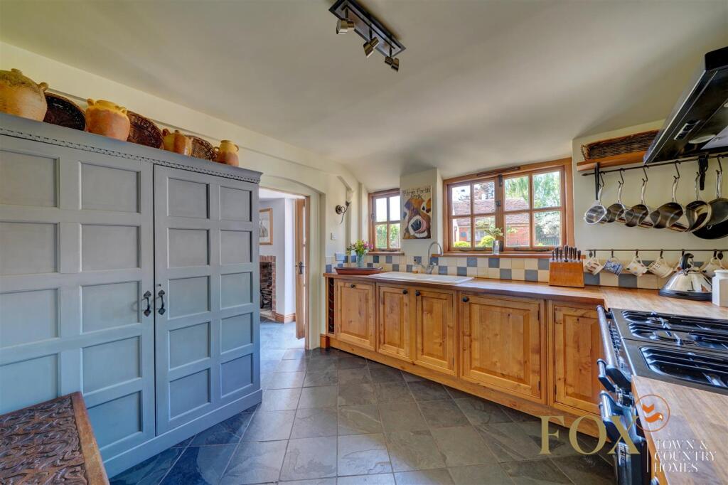 Folly Cottage (20).jpg