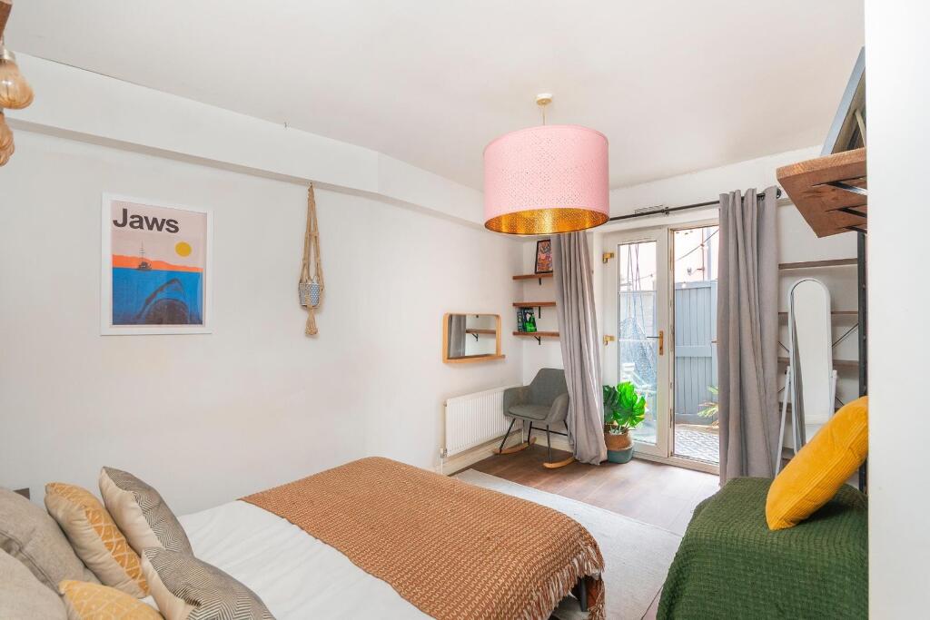 FP1WHS - Bedroom F.jpg