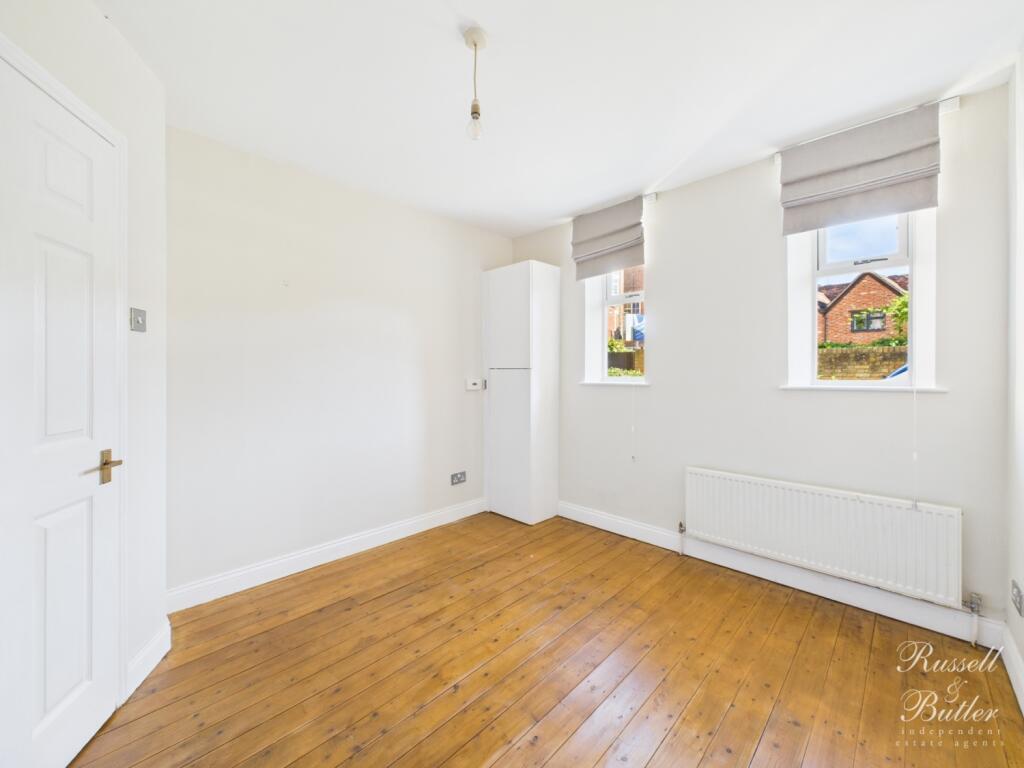 CAM02127G0-PR0337-STILL008