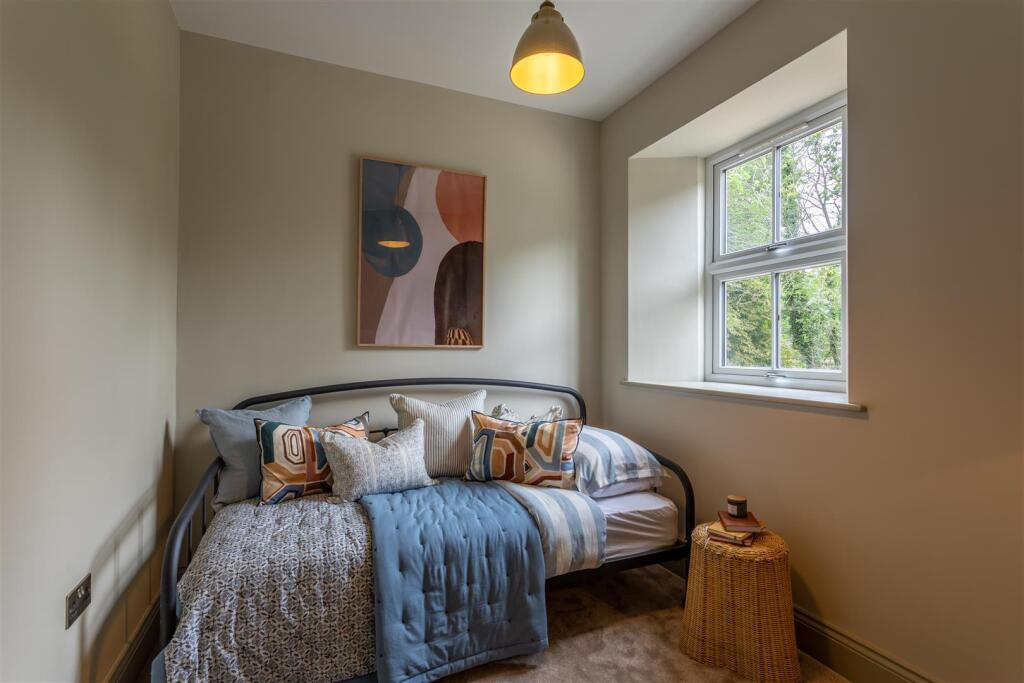 bed 2.JPG