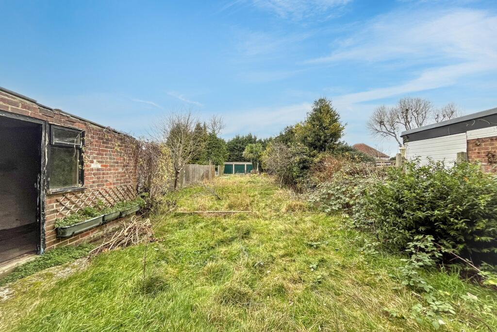 52 Kingscroft Road, Banstead, Surrey, SM7 3LY