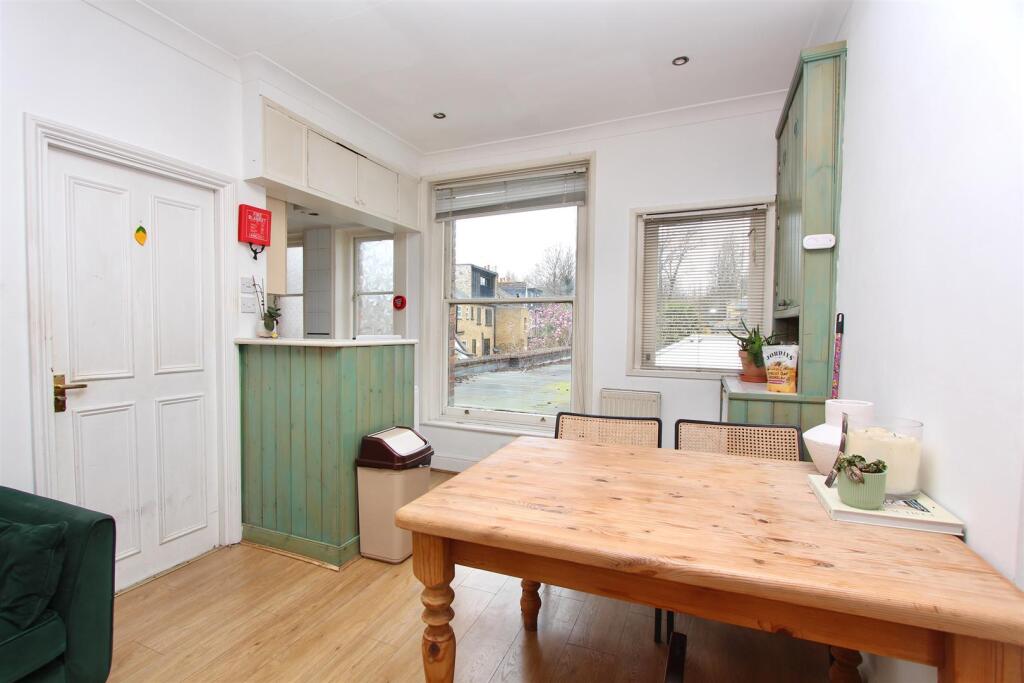 Stoke Newington Church Street, N16