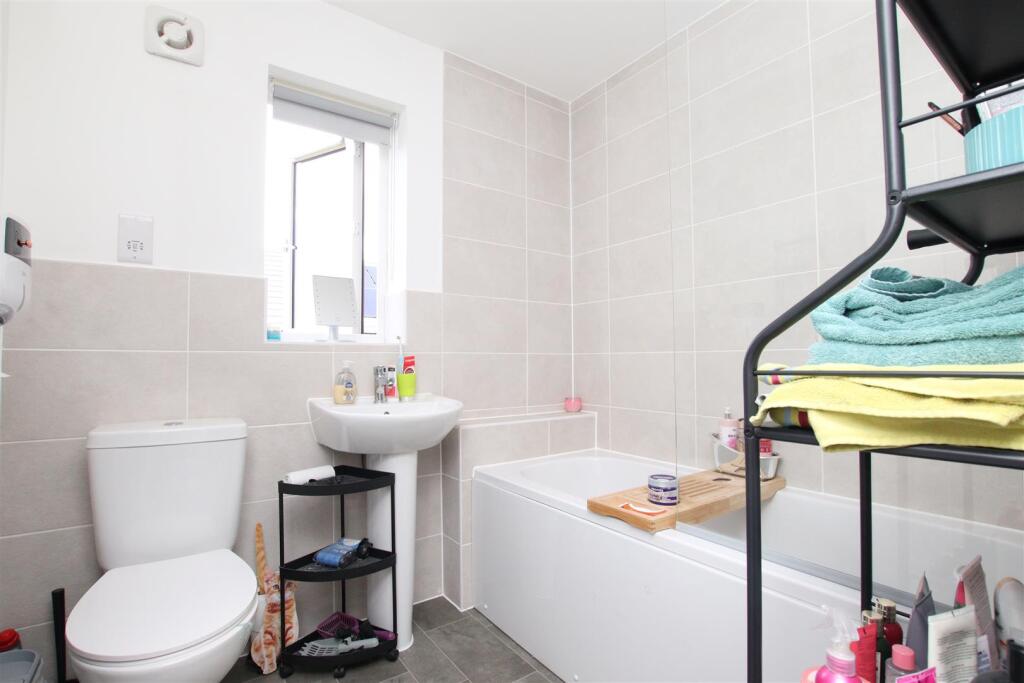 Bathroom.JPG