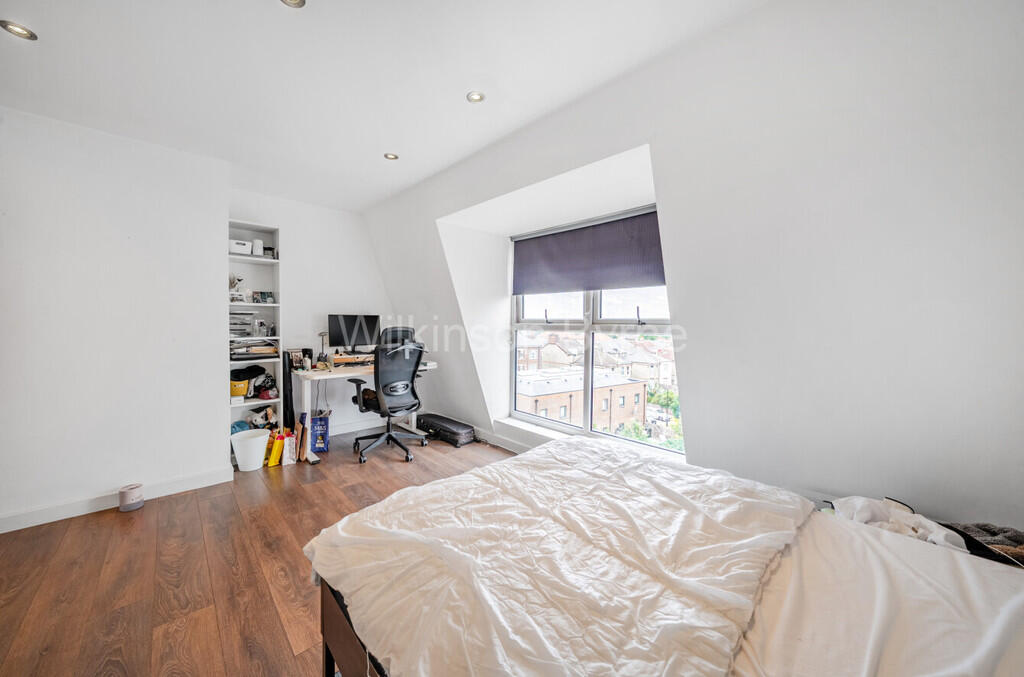 3db96710-0421-458...