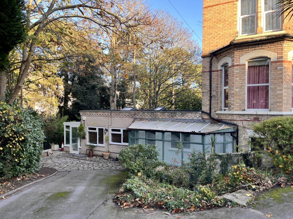 Central Bournemouth * Close To Pleasure Gardens*