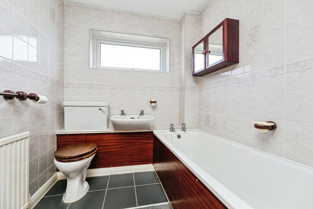 pbox-bathroom-319036.jpg