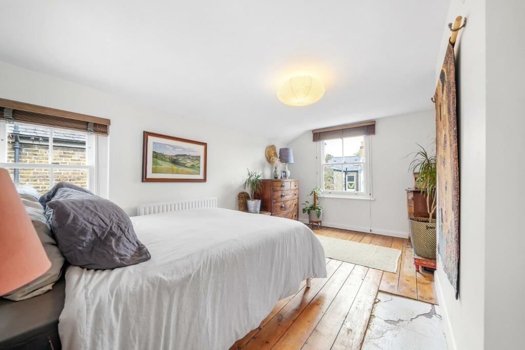 Bedroom 1 (2).jpg