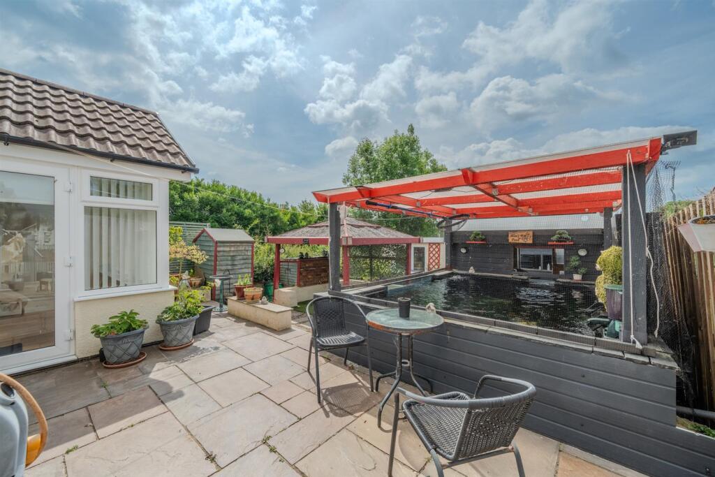 92 Court Farm Road-32.jpg