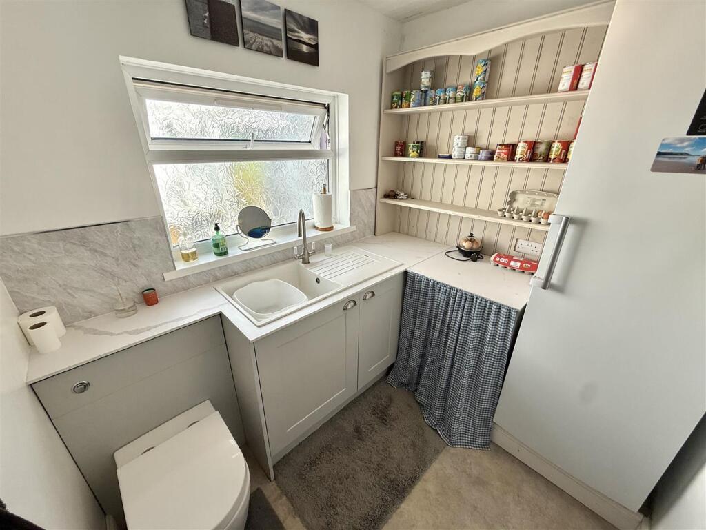 Utility Room / WC