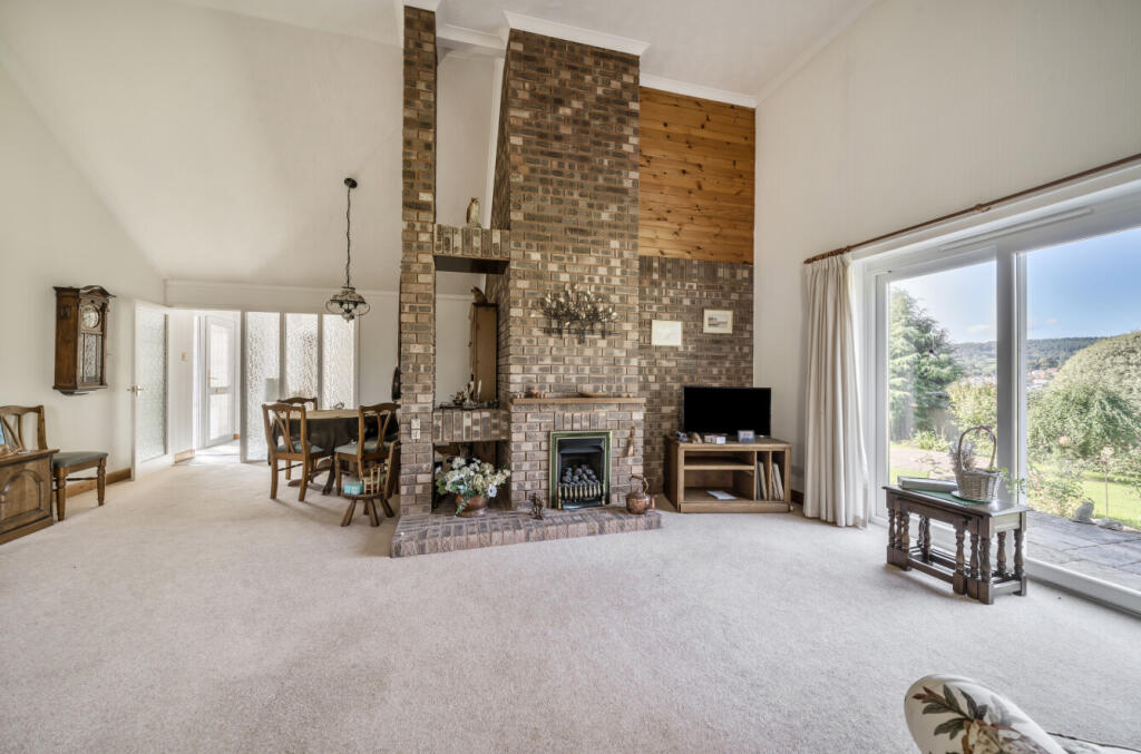 1359328-11-68d526...