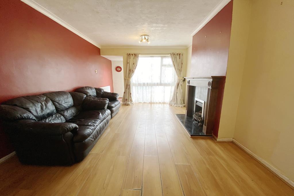 Lounge/Dining Rm