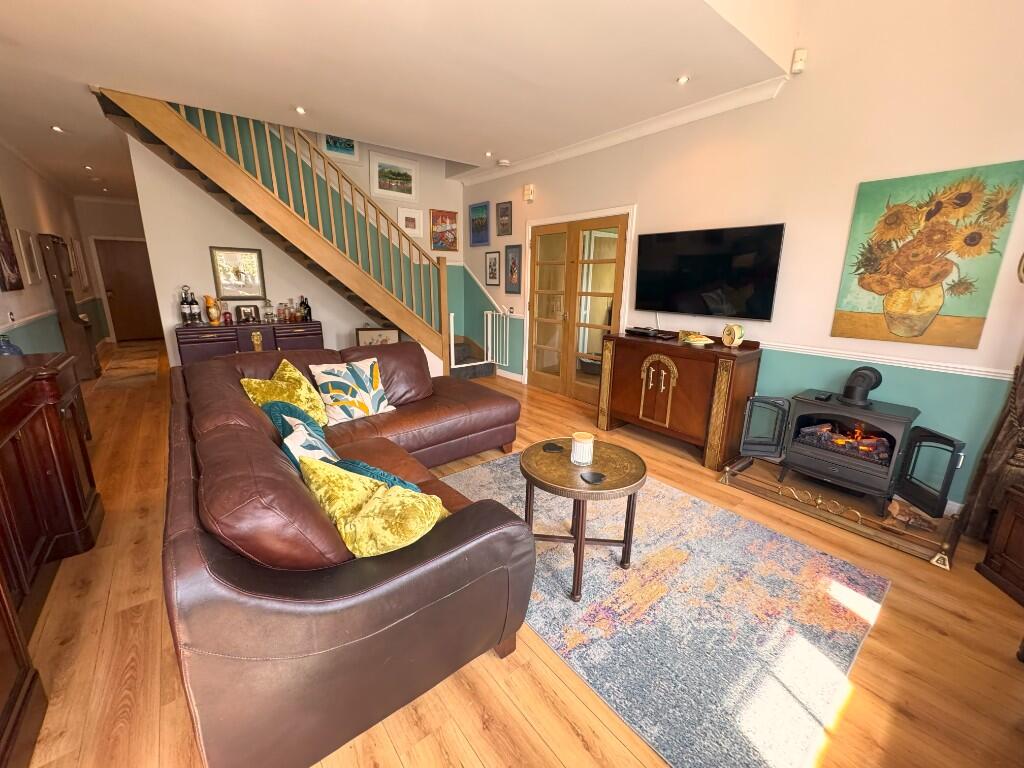 Lounge 3