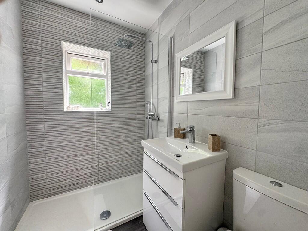 En Suite Shower R...