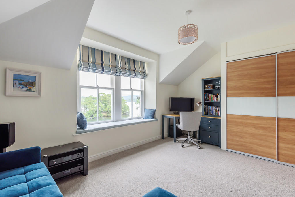 Bedroom 2/ Office