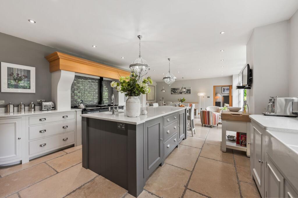 Kitchen/Breakfast Room