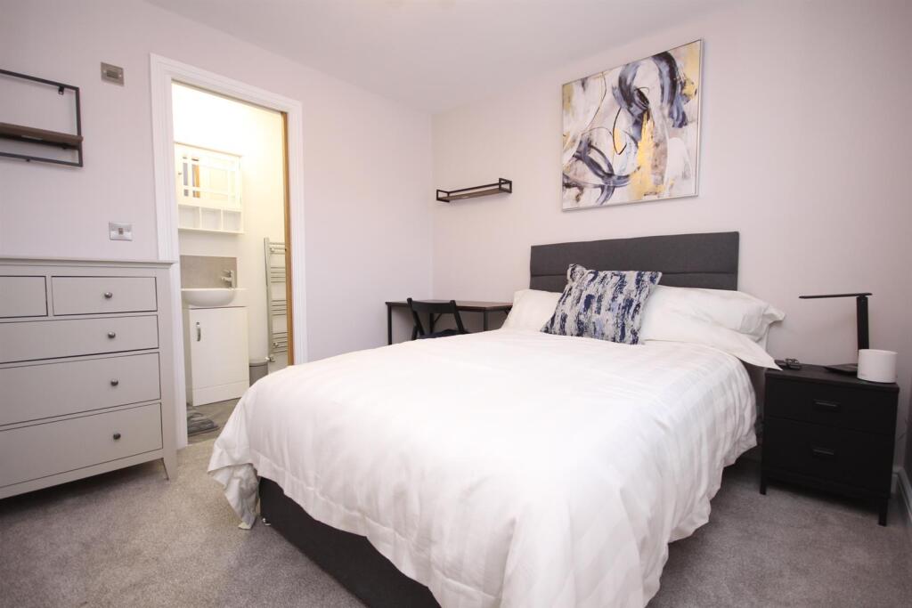 Bedroom 8.JPG