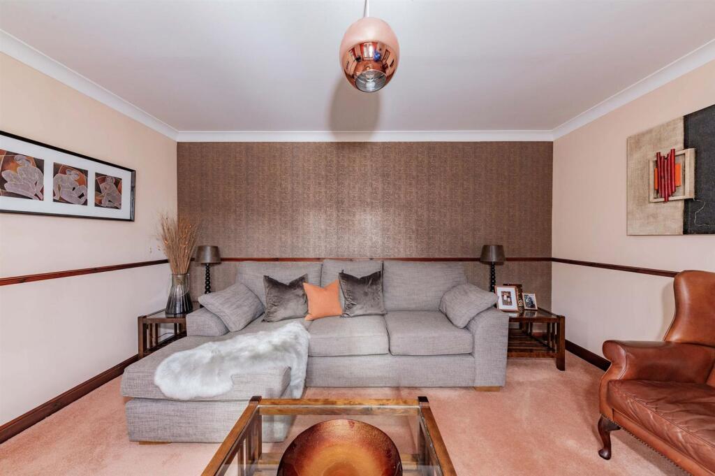 WhatsApp Image 2025-02-26 at 10.01.53-3.jpg