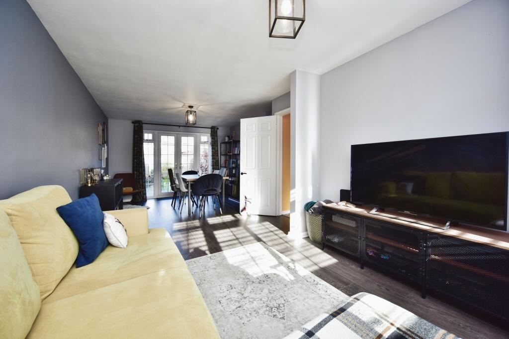 Open Plan Lounge &amp; Dining View