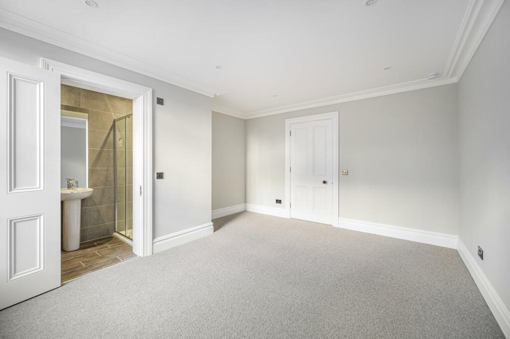 FLAT 2