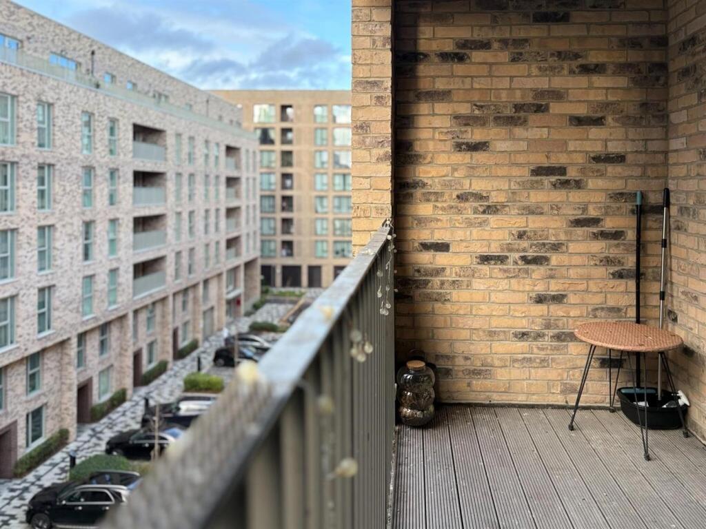 1 Bedroom, New Building, E6 For Sale by Barrain Lo