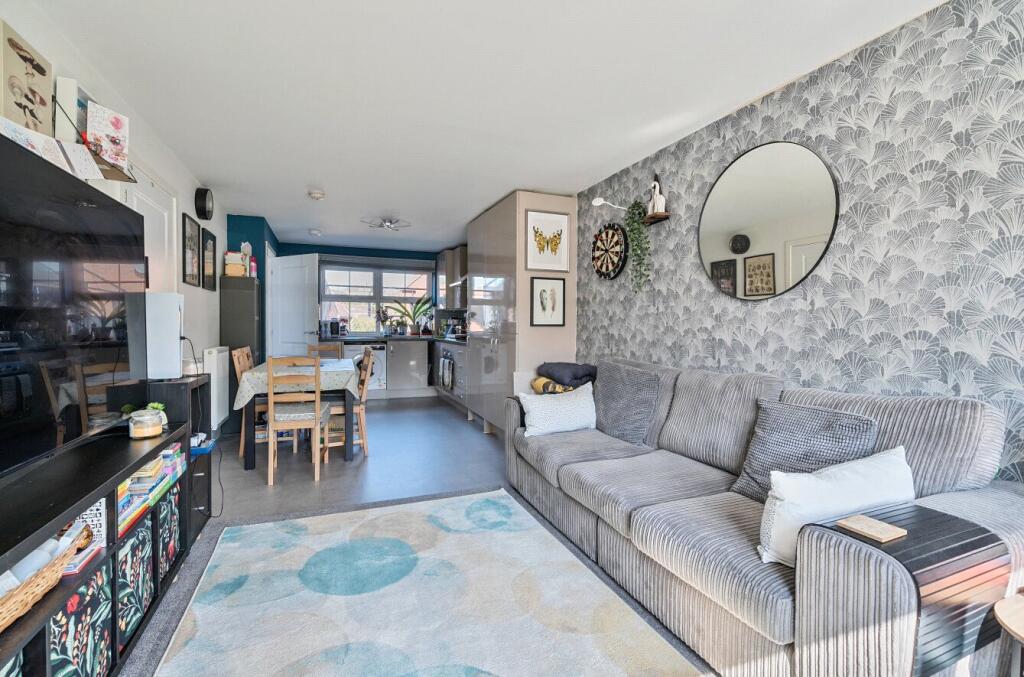 Living Room/Kitchen